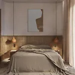 Meros, Santikos Collection Hotel Nausa