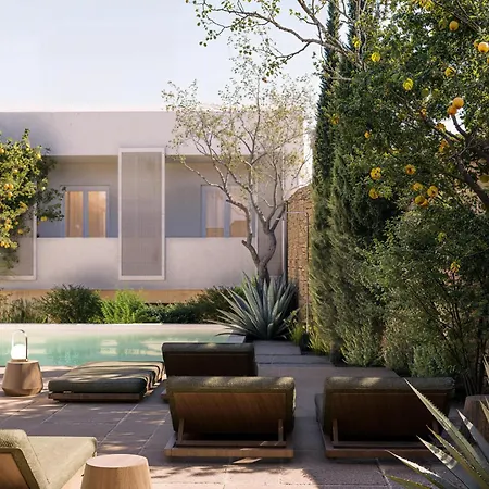 Meros, Santikos Collection Otel