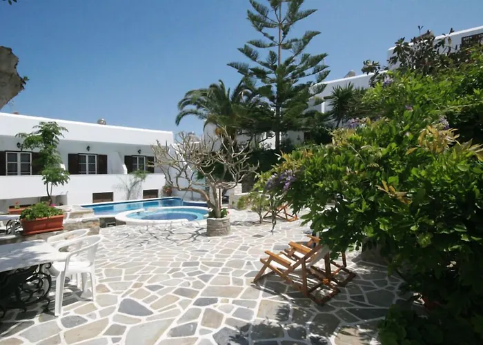 Meros, Santikos Collection Otel 4*