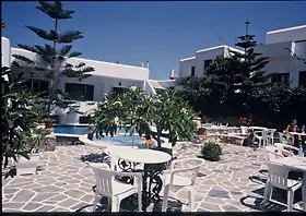 Meros, Santikos Collection Otel