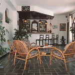 Meros, Santikos Collection Науса