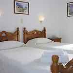 Meros, Santikos Collection Hotell