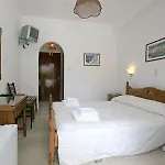 Meros, Santikos Collection Hotel Náoussa