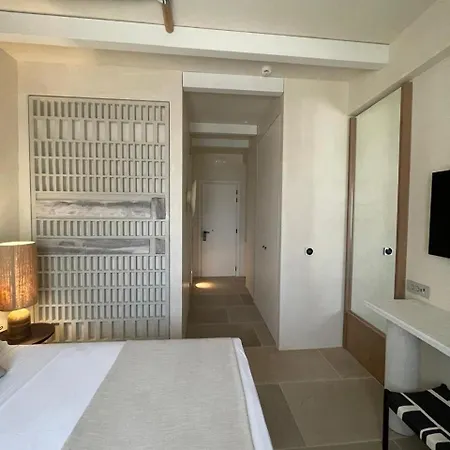 Meros, Santikos Collection 4*