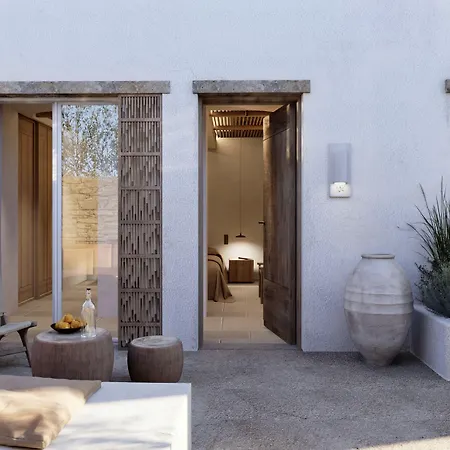Meros, Santikos Collection Hotel