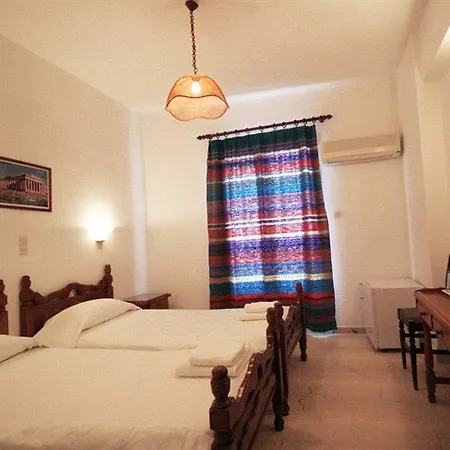 Meros, Santikos Collection Szálloda Náusza