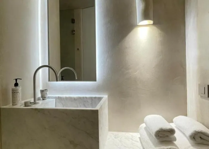 Meros, Santikos Collection נאוסה