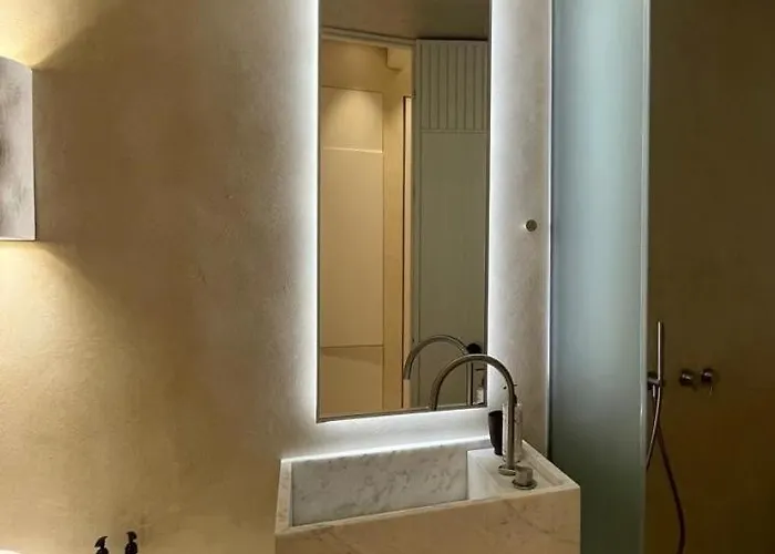 Meros, Santikos Collection