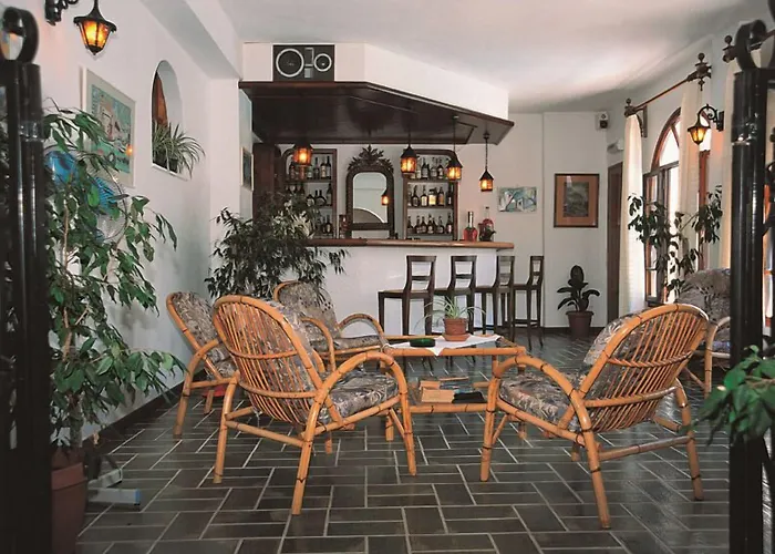 Meros, Santikos Collection נאוסה